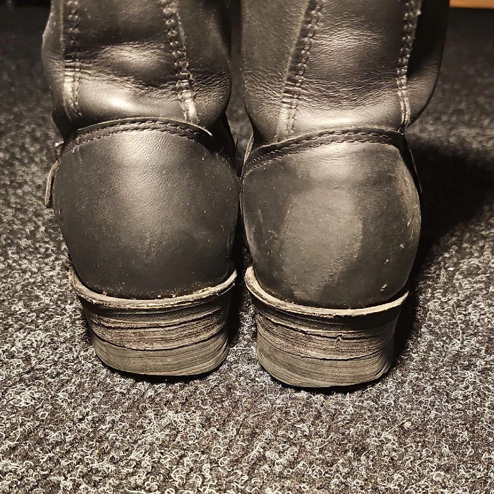 Frye Women's Engineer 8R Leather Ankle Boots - Picture 9 of 15